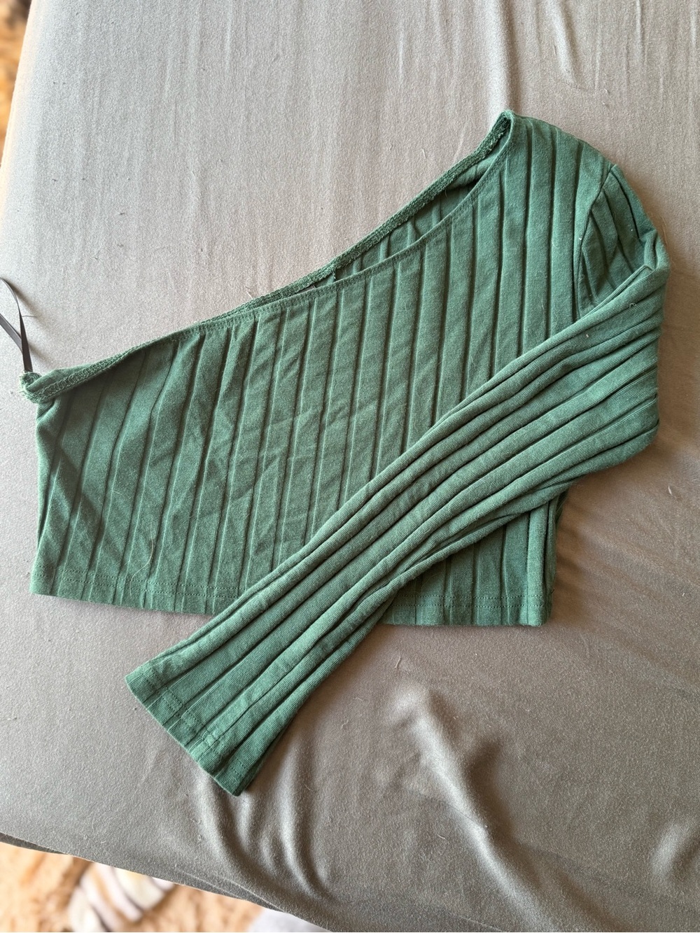 Ribbed One-Shoulder Knit Top in Forest Green